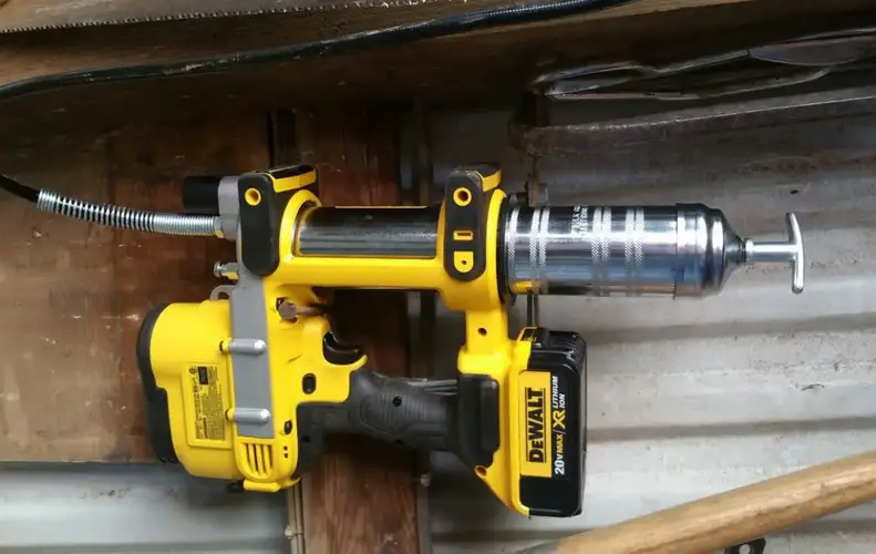 How to Properly Load Your Dewalt Grease Gun