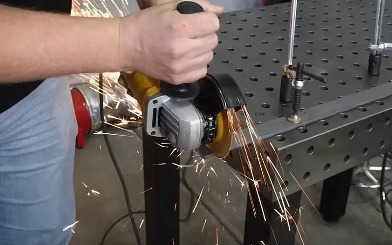 What Blade to Cut Metal With Angle Grinder?